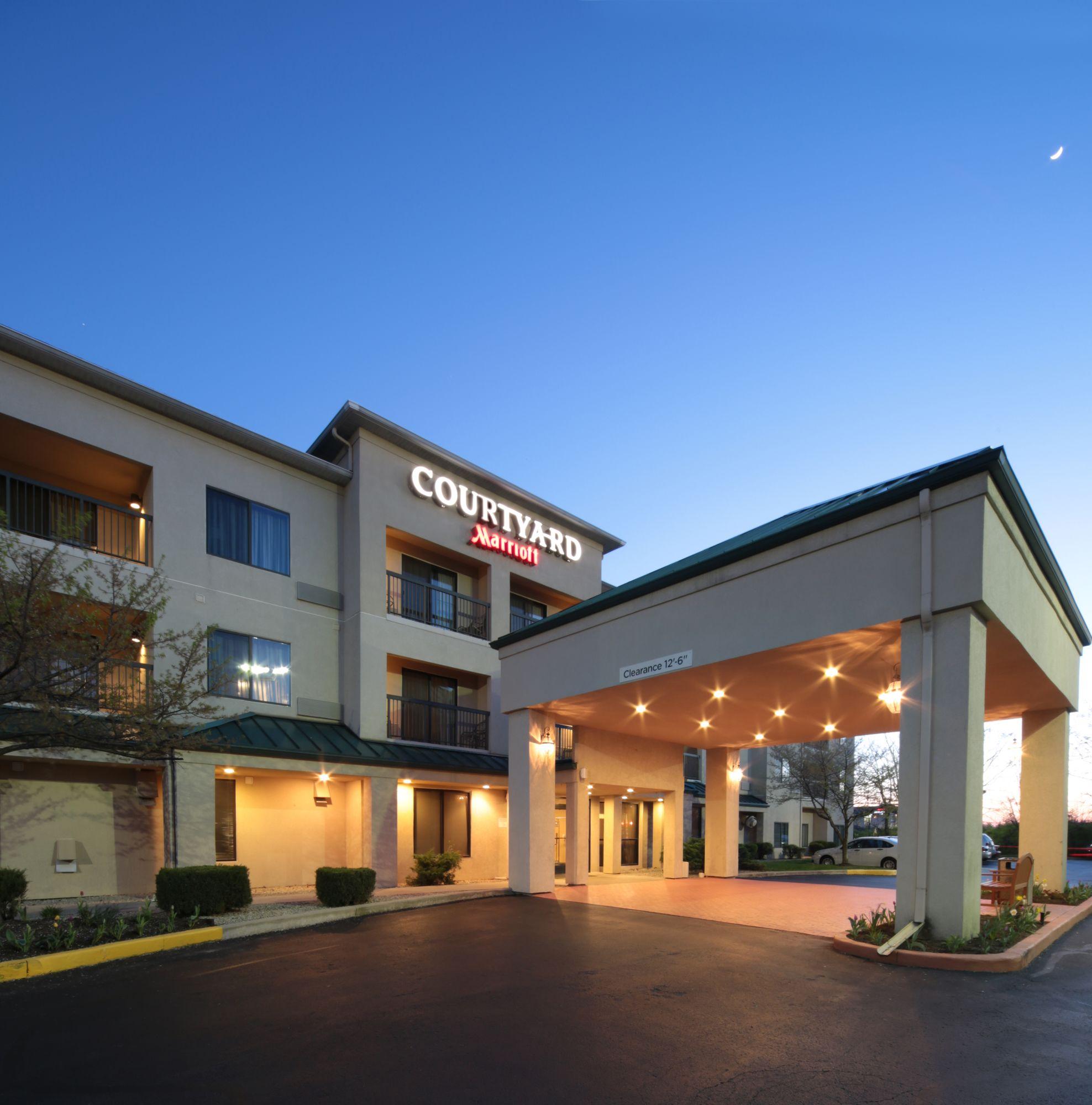 Courtyard By Marriott Dayton North Hotel Exterior photo