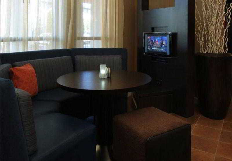 Courtyard By Marriott Dayton North Hotel Exterior photo