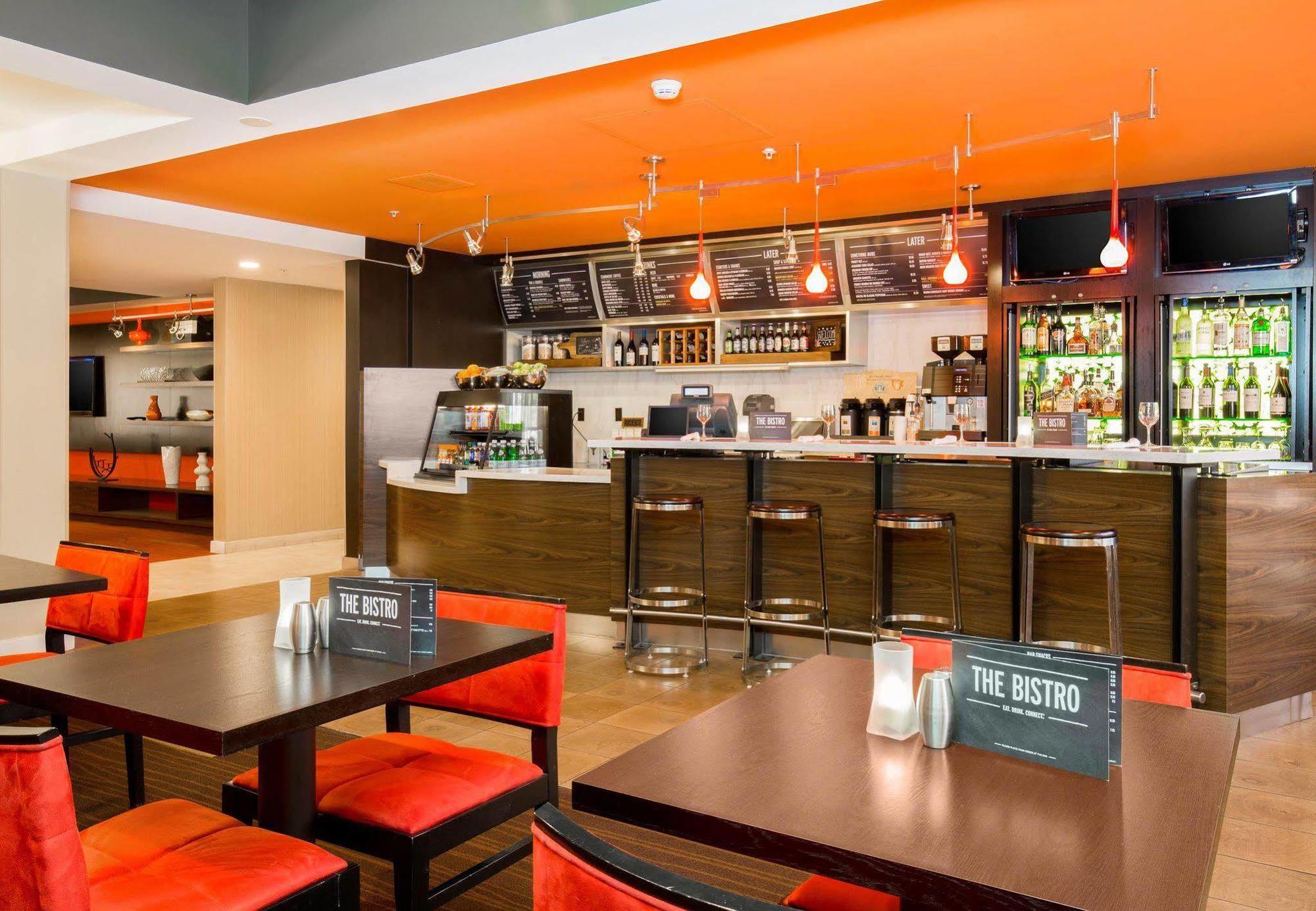 Courtyard By Marriott Dayton North Hotel Exterior photo